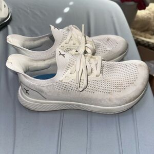 Stylish White Athletic Women's Shoes
